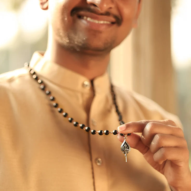 Karungali Malai (Copper wire) with Murugan Shastra Pendant - view 10