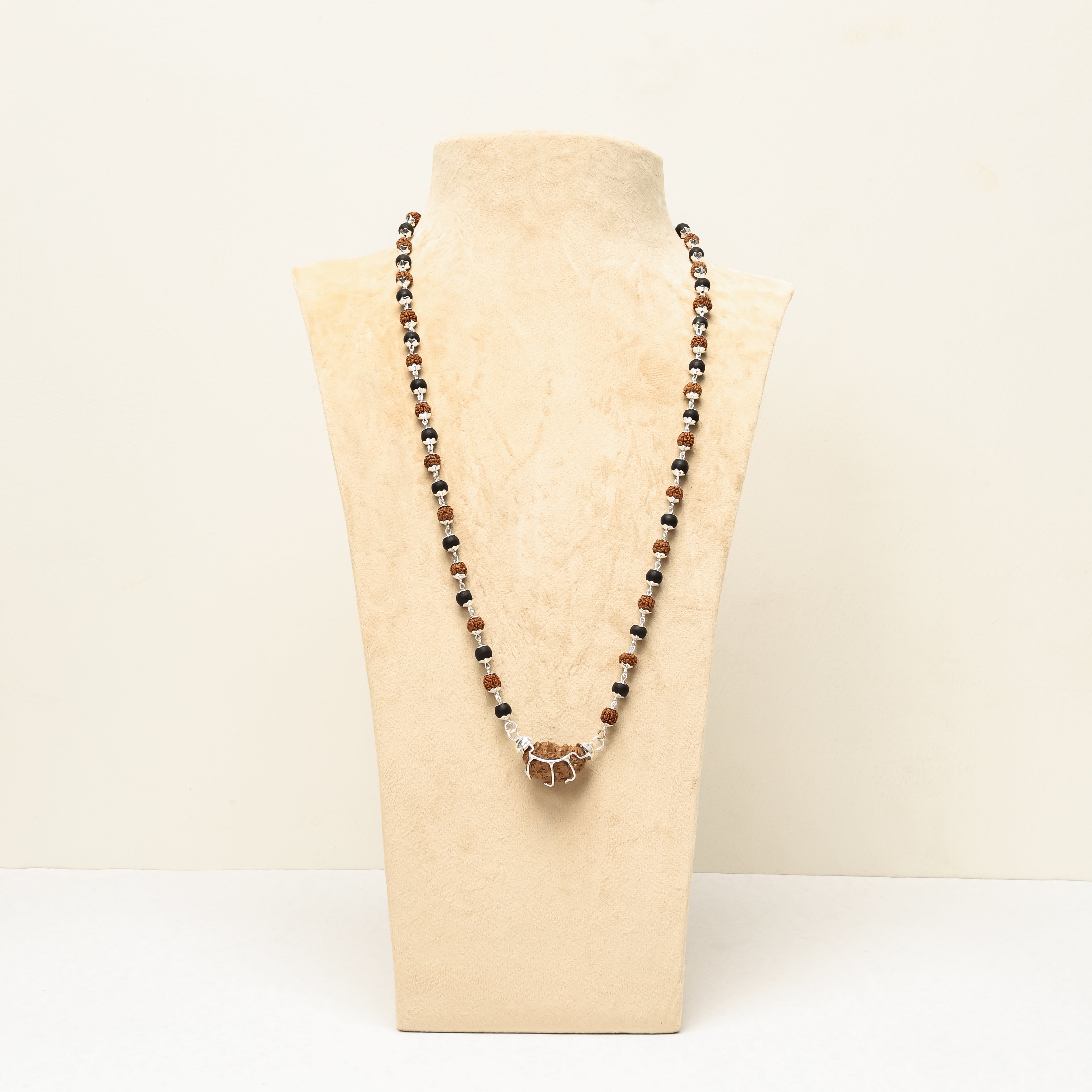 1 Mukhi Rudraksha & Karungali Pendant with Silver Cap