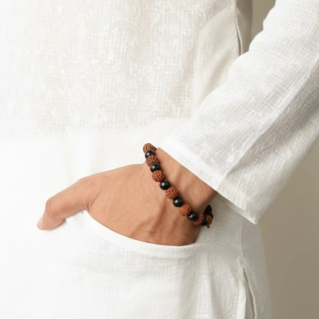 Karungali Rudraksha Bracelet - Natural Ebony Wood & 5 Mukhi Rudraksha Beads - view 4