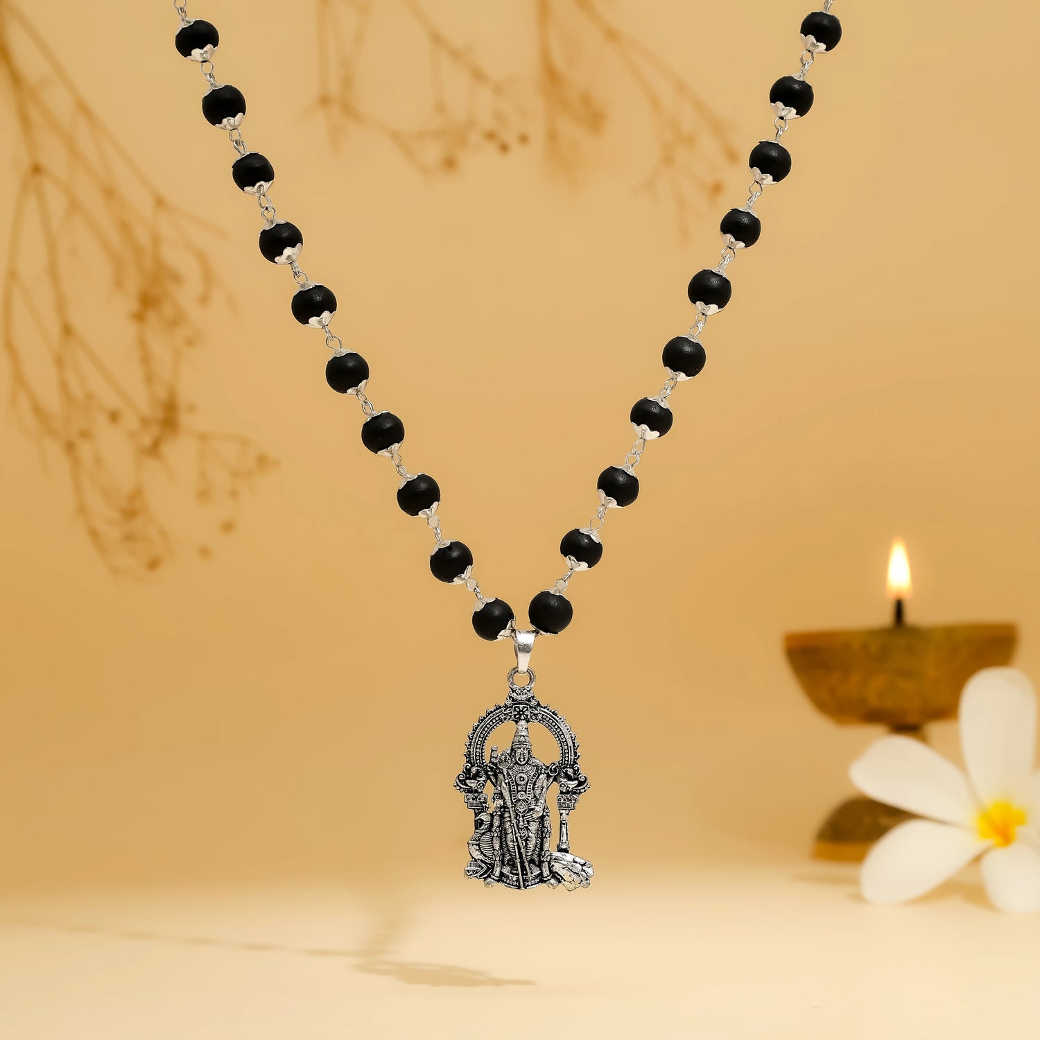 Silver plated Lord Murugan Pendant with FREE Karungali Bracelet